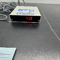 DigiVac Model 200 digital thermocouple vacuum gauge image 2